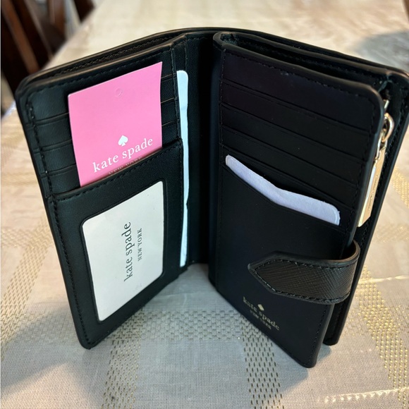 Staci Medium Compact Bifold Wallet. Warm Beige and Black. In excellent condition - Picture 3 of 5
